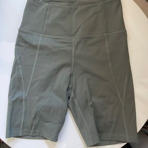 Girlfriend Collective Hi Rise Bike Short (Thyme)